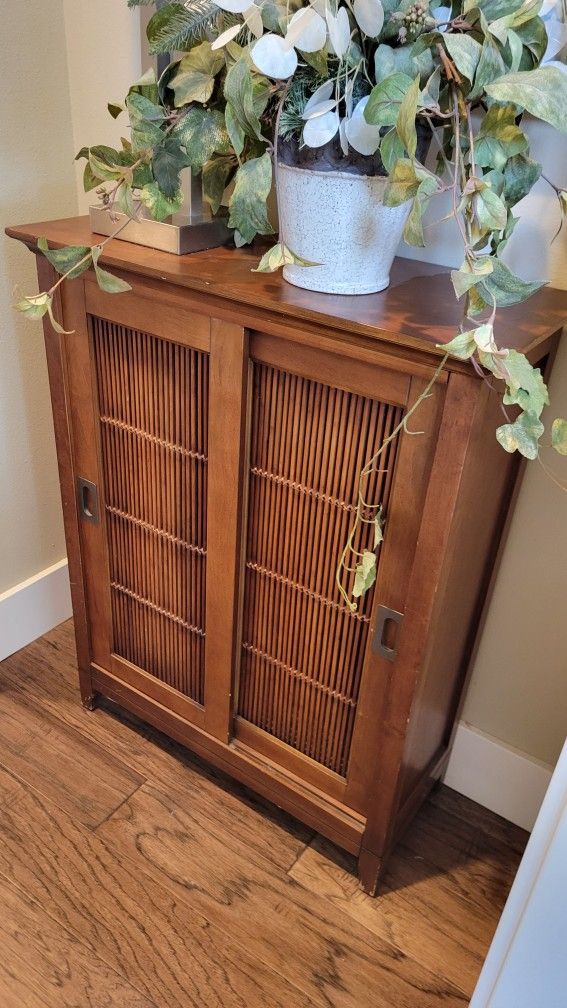 Cabinet