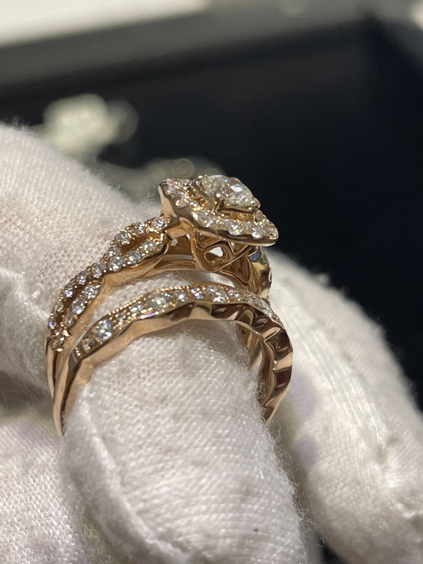 Round Brilliant Cut Diamond Engagement Ring