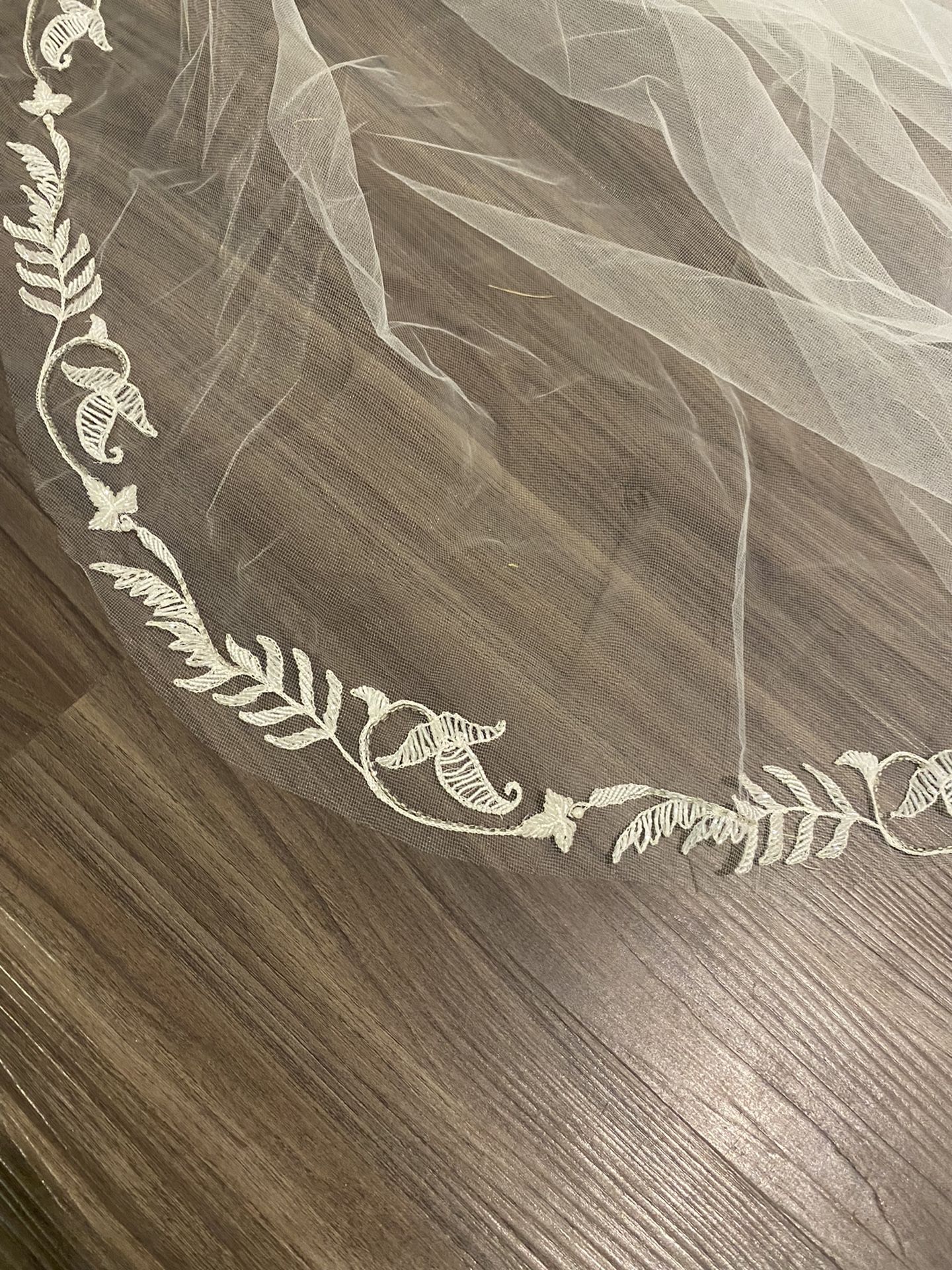 Rosa Clara Cher Wedding Dress & Veil