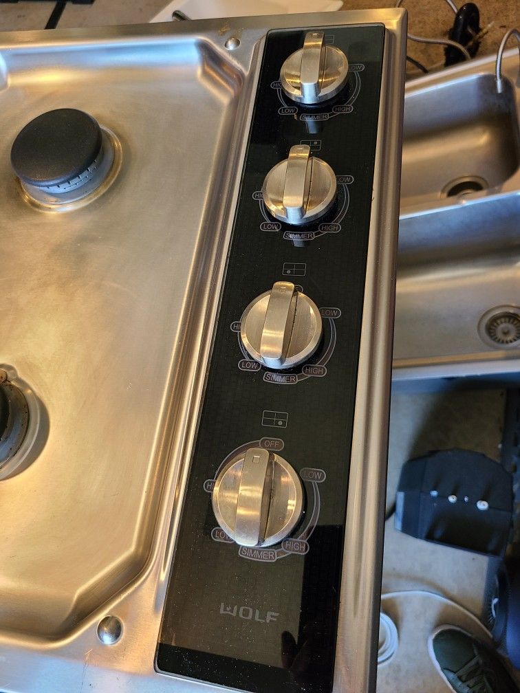 WOLF Gas Cooktop W/ Fan and Blower