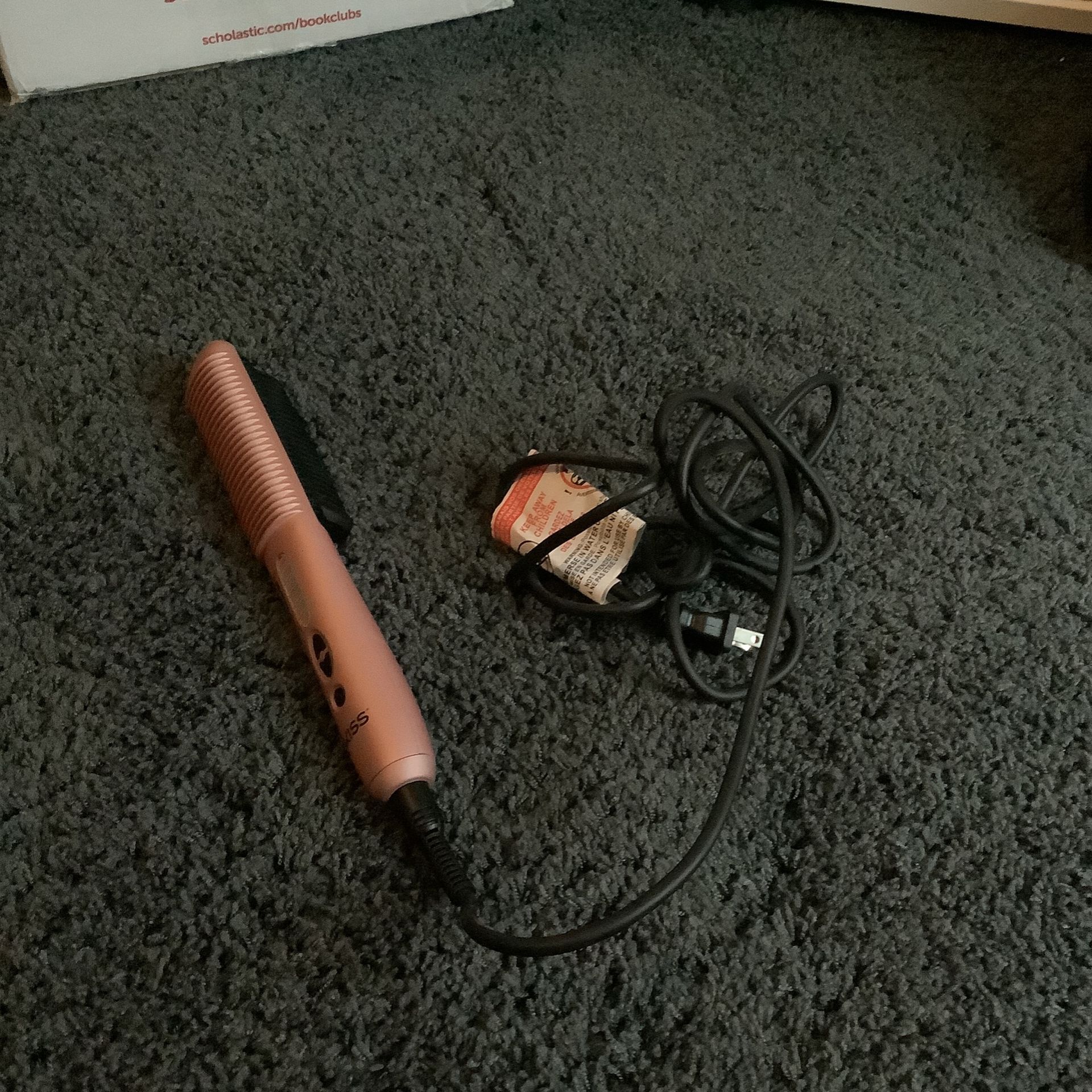 KISS Hair Straightener
