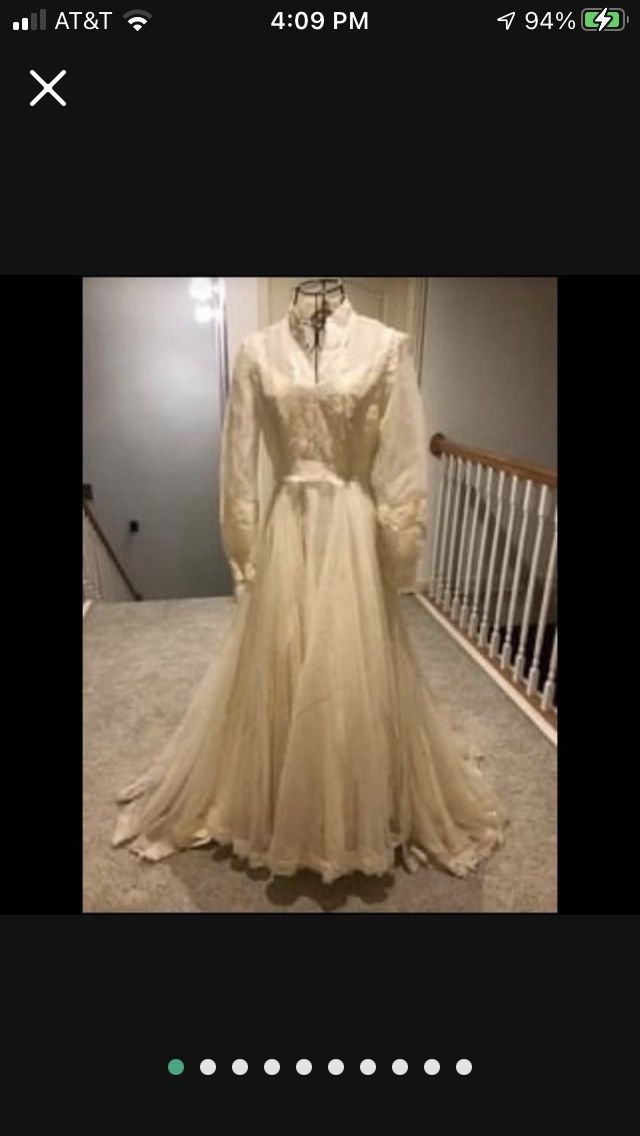 Elegant Wedding Dress And Matching Veil (size 8)