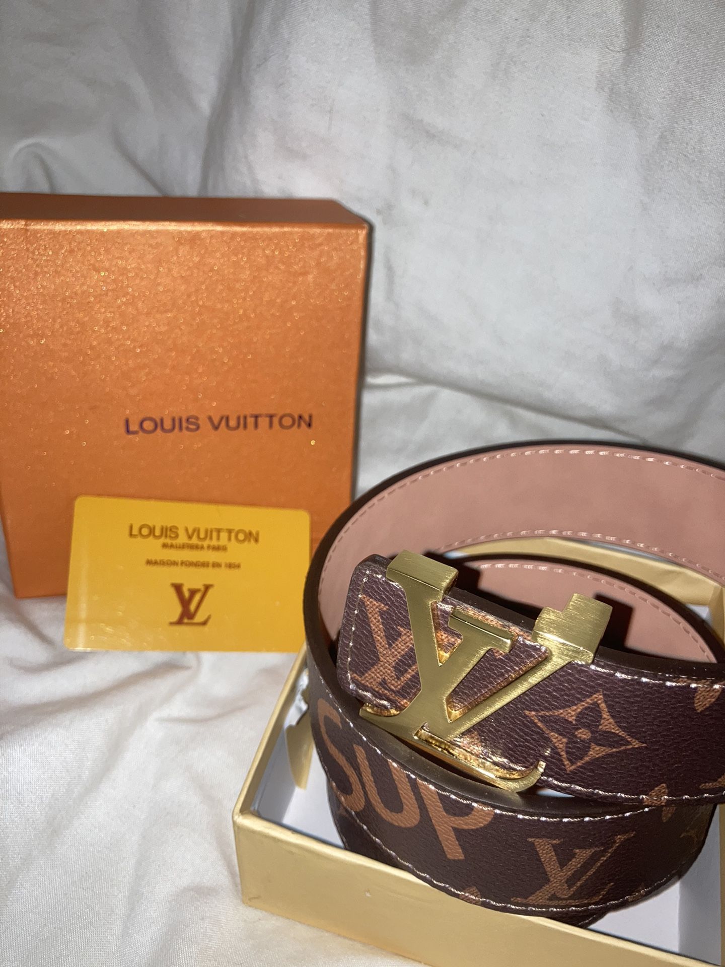 Louis Vuitton, Supreme Belt