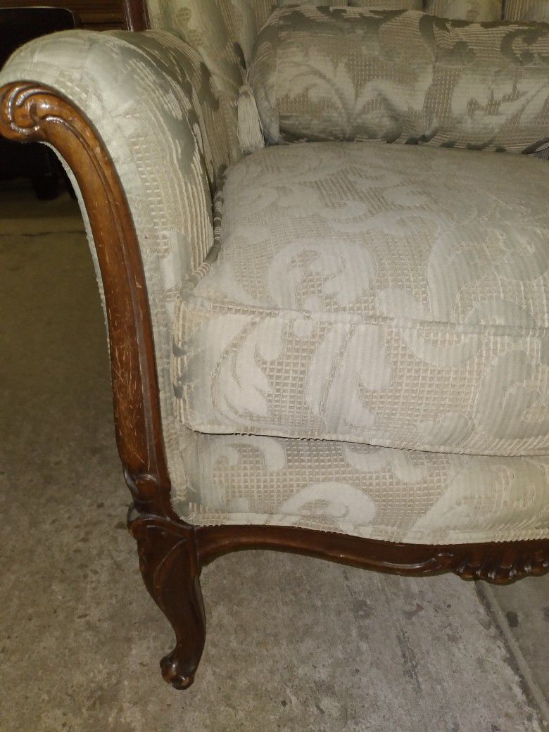 Wingback, Queen Anne Style Sitting Chair 