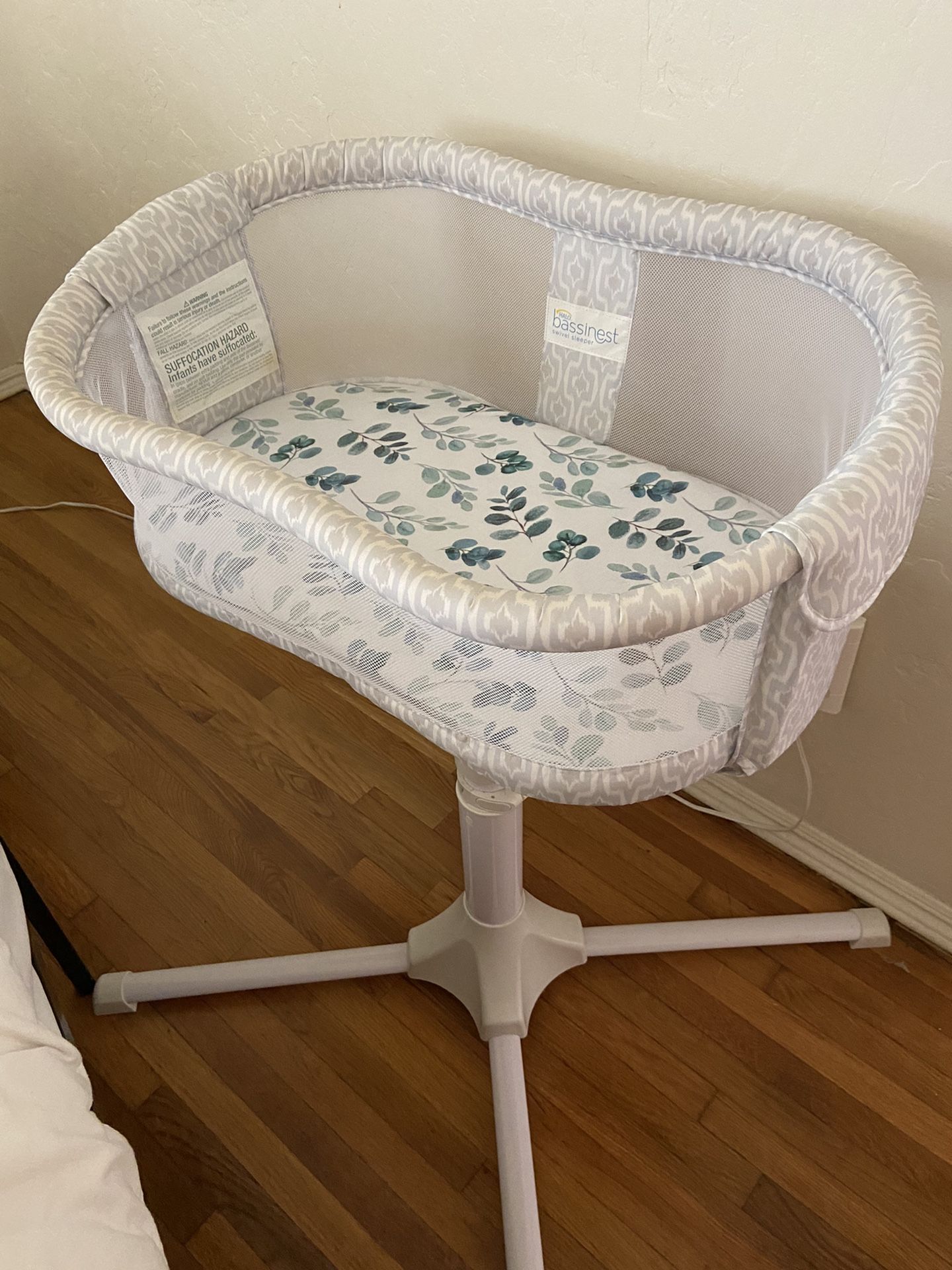 Halo Bassinest bassinet / baby crib