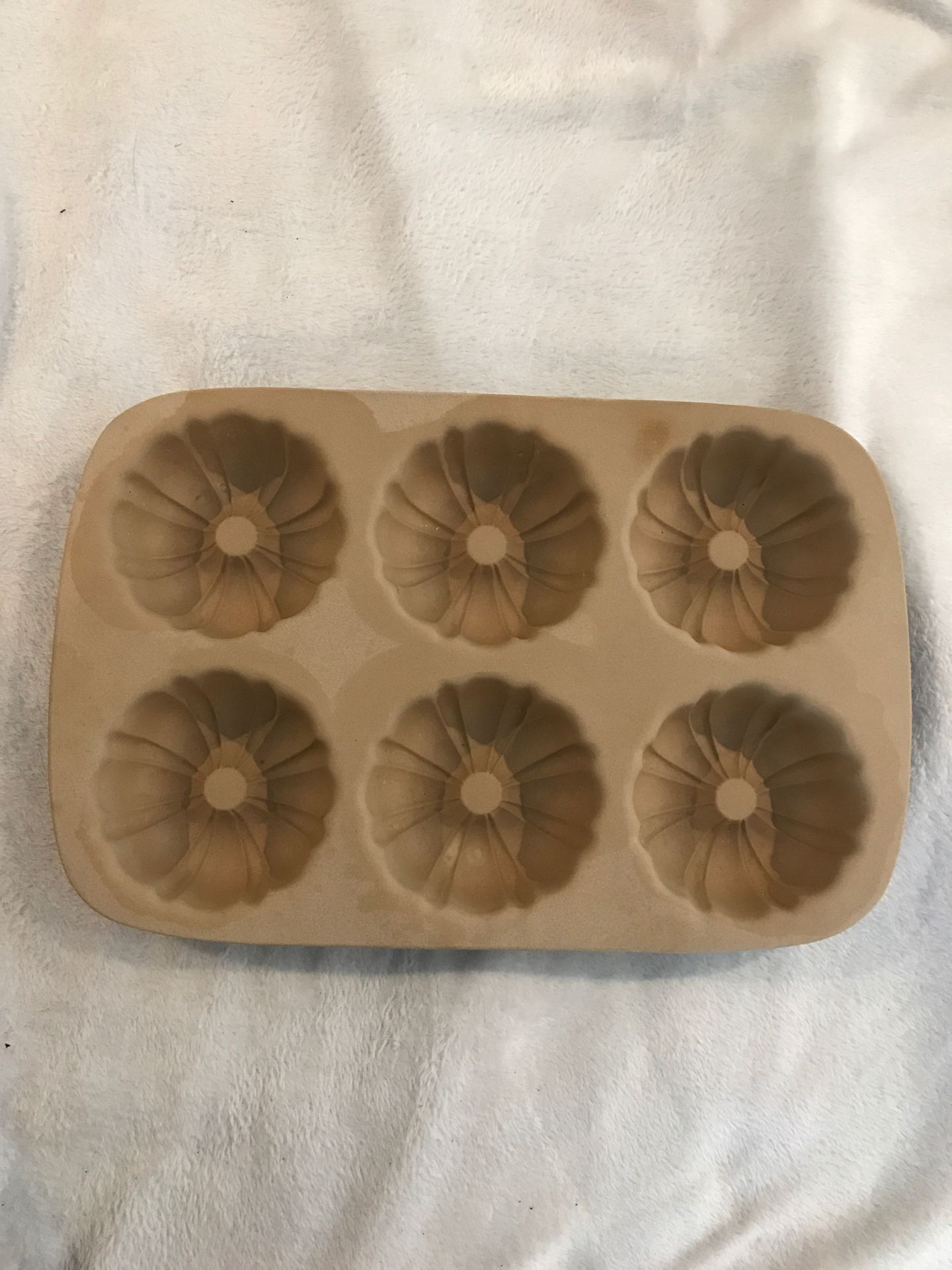PAMPERED CHEF FAMILY HERITAGE STONEWARE MIMI FLUTED PAN “ 1441