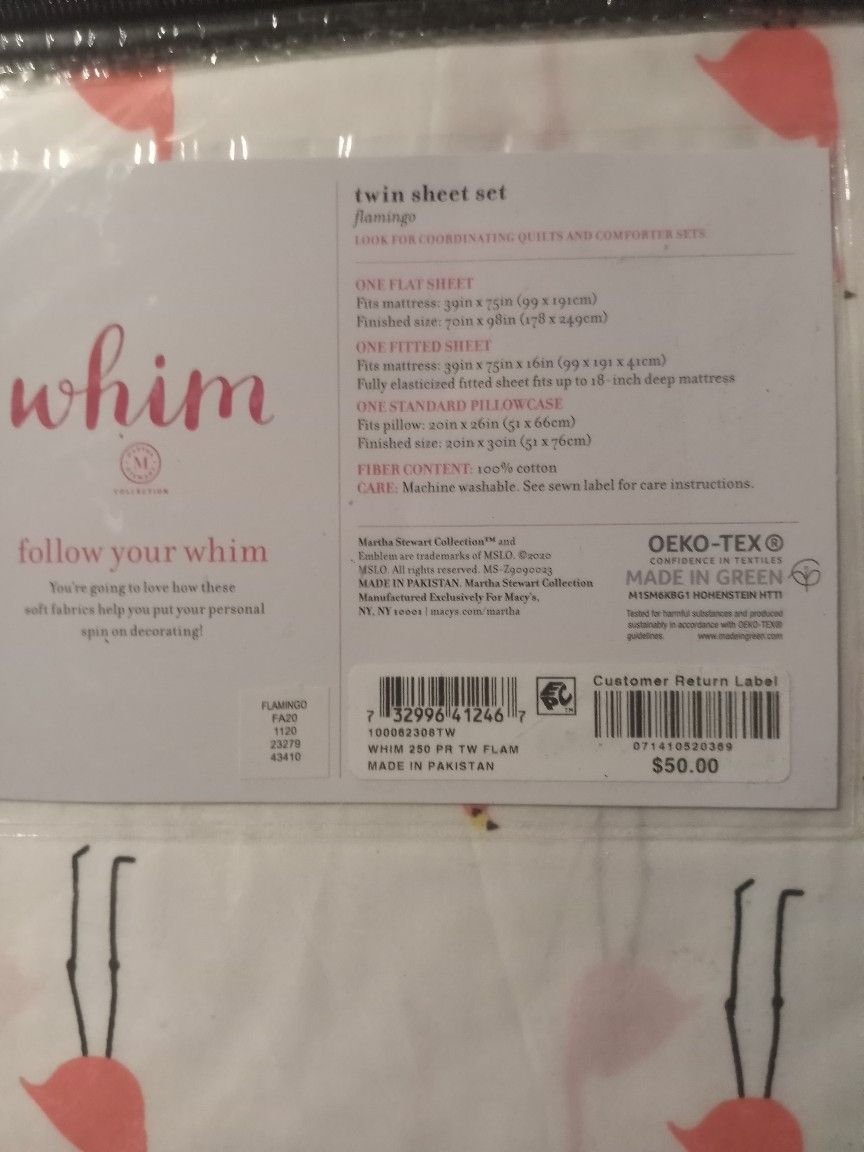 Twin White/ Pink Flamigo sheet set with extra White pillow cases