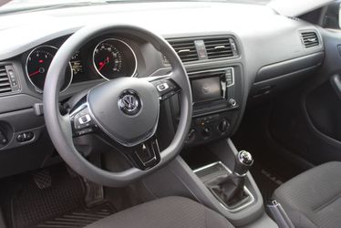 2016 Volkswagen Jetta Thumbnail