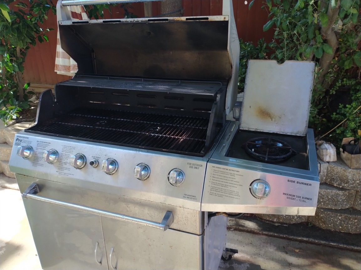 BEAUTIFUL BRINKMAN BBQ GRILL