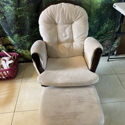 Excellent Rocking Chair With Ottoman! Offers Welcomed!  Thumbnail