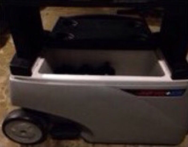 Thermos grill 2 go fire and ice cooler for Sale in Redmond, WA OfferUp