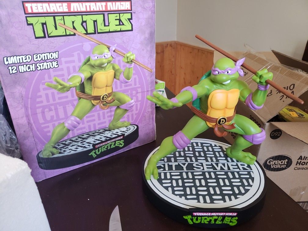 Ikon tmnt donatello statue