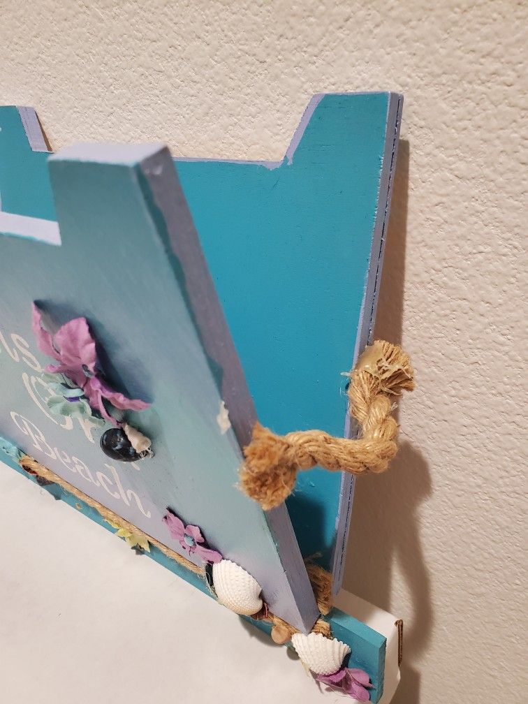 "Bills Or Beach" Wall Hanger For Bills
