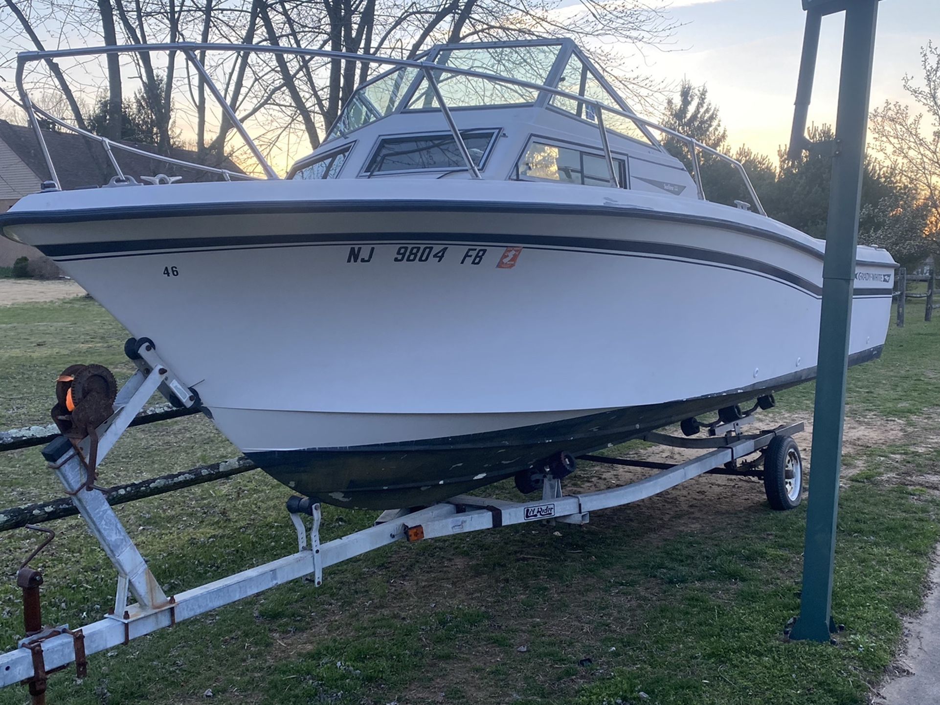 1984 Grady White Seafarer 22