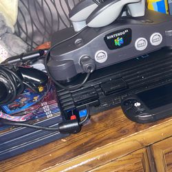 Nintendo 64 With 3 Controllers And 4 Games Thumbnail