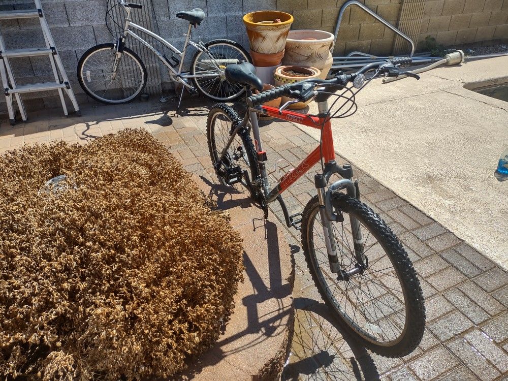 Trek 820