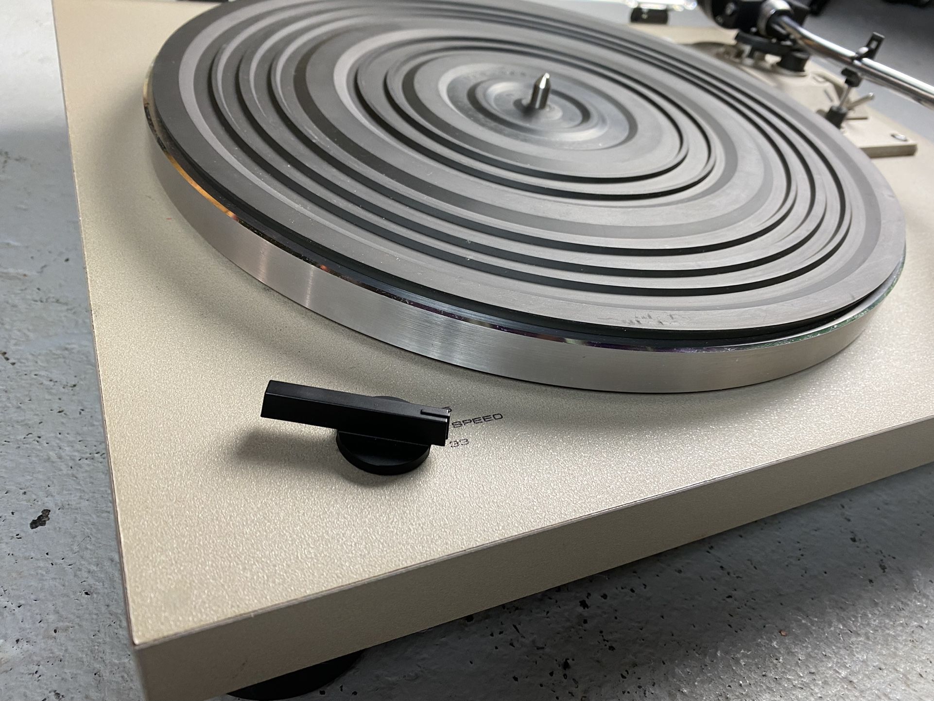 Pioneer PL-512 Turntable W/ Audio Technica Cartridge