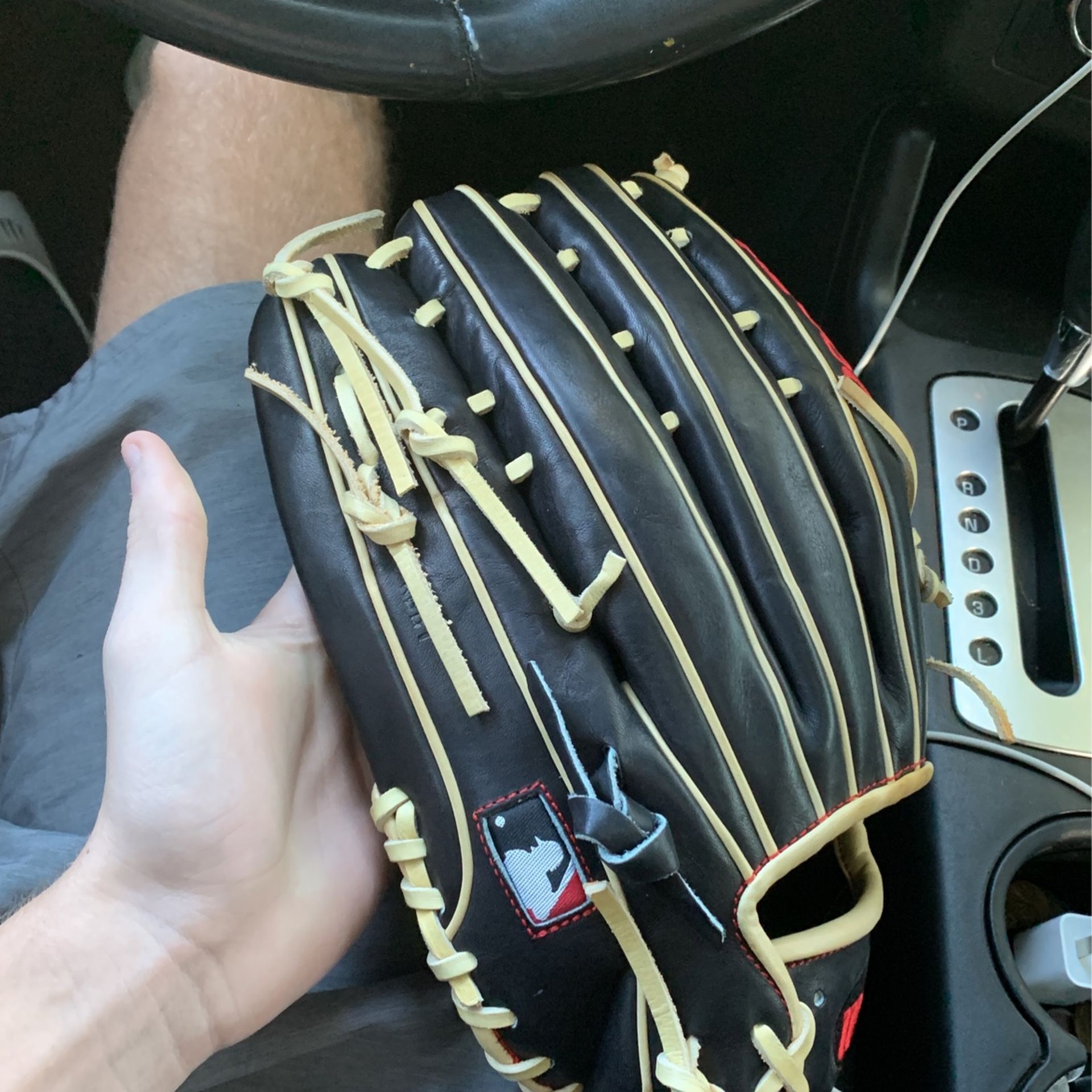 Brand New Wilson A2000 Outfeild Glove