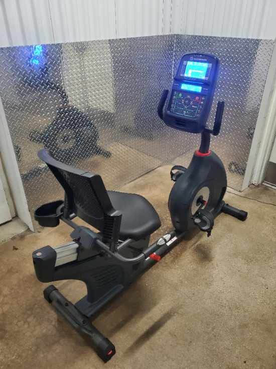 SCHWINN 270 RECUMBENT BIKE ( LIKE NEW & DELIVERY AVAILABLE TODAY) LAST MINITE CHRISTMAS 🎄 GIFT 🎁 🎀