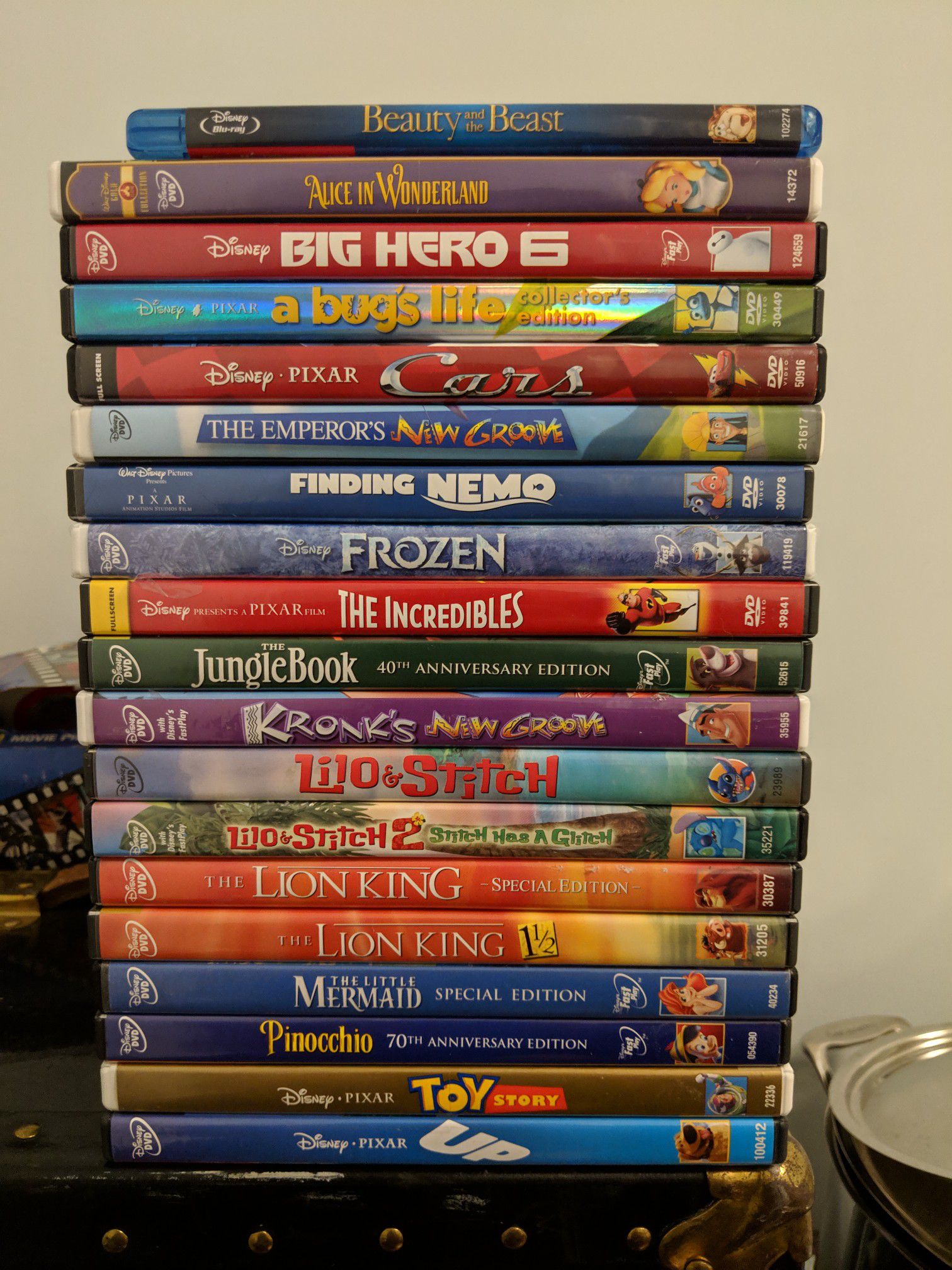 Humoristisch Maand Pef 19-Movie Disney DVD Collection - NOT SPLITTING UP for Sale in Silver  Spring, MD - OfferUp