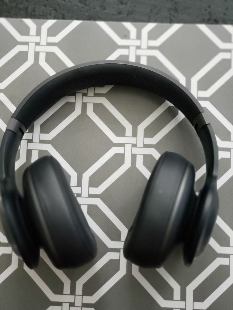 JBL wireless headset