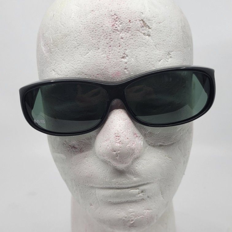 Cocoons sunglasses C4126 OverX Flex2Fit Polarized Mini Slim MS.
Pre-owned, very good shape, no scratches.