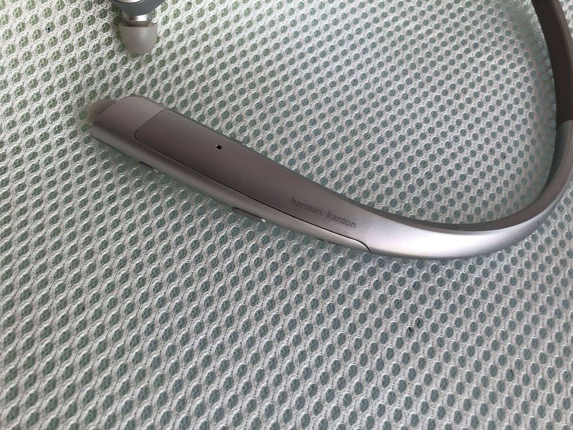 Lg 1100 Bluetooth headset