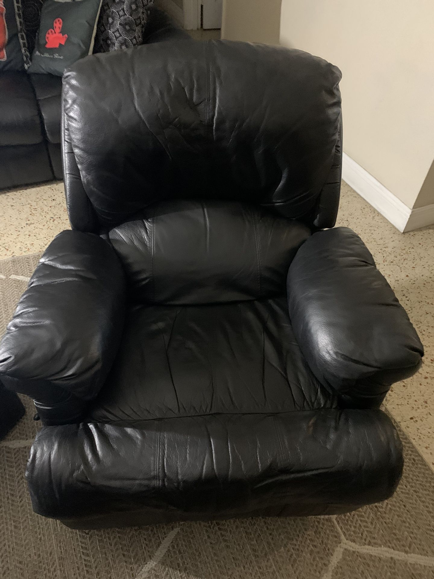 Leather Black Sofá And Rocker Recliner