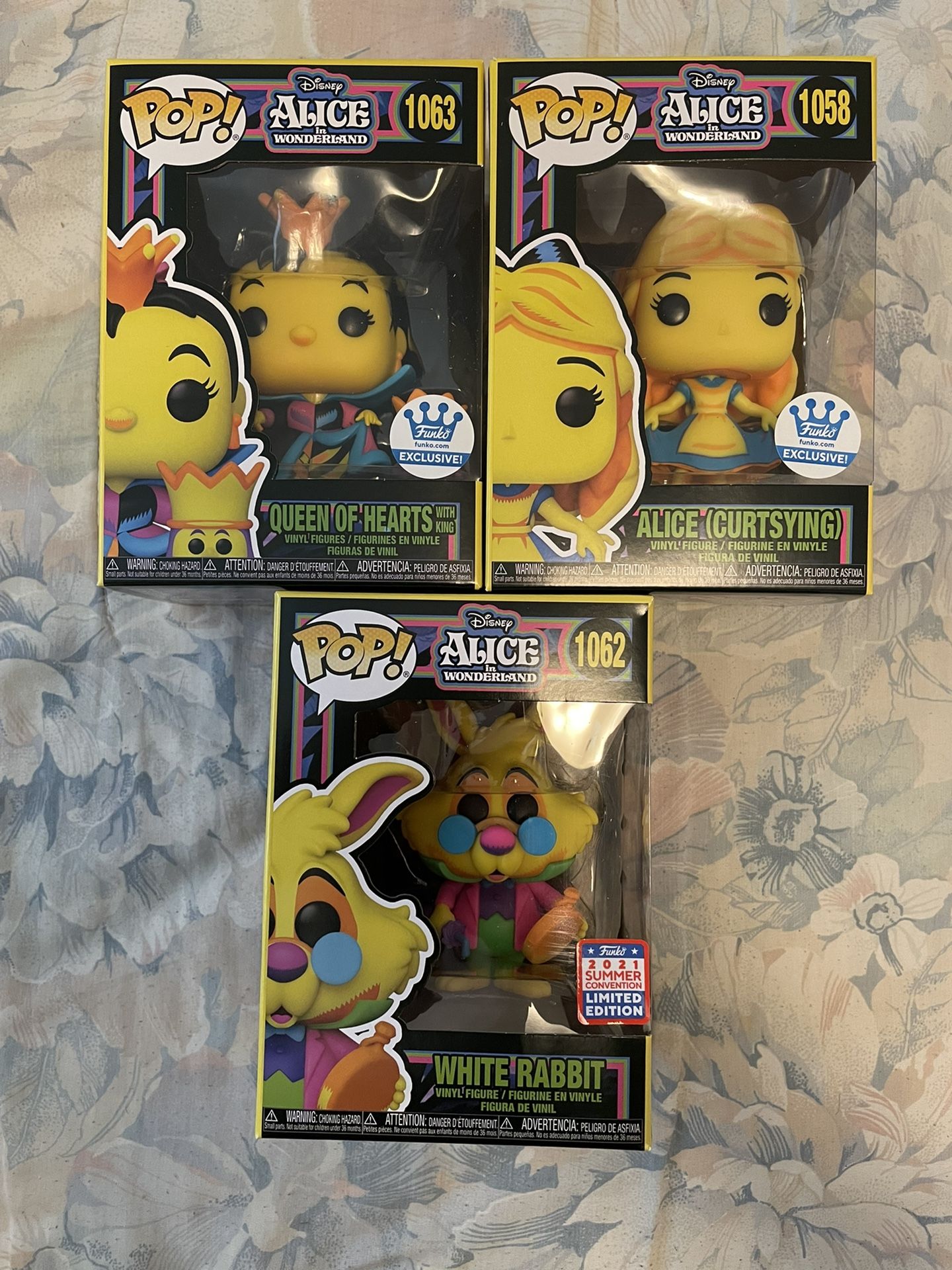 Alice In Wonderland Black Light Set