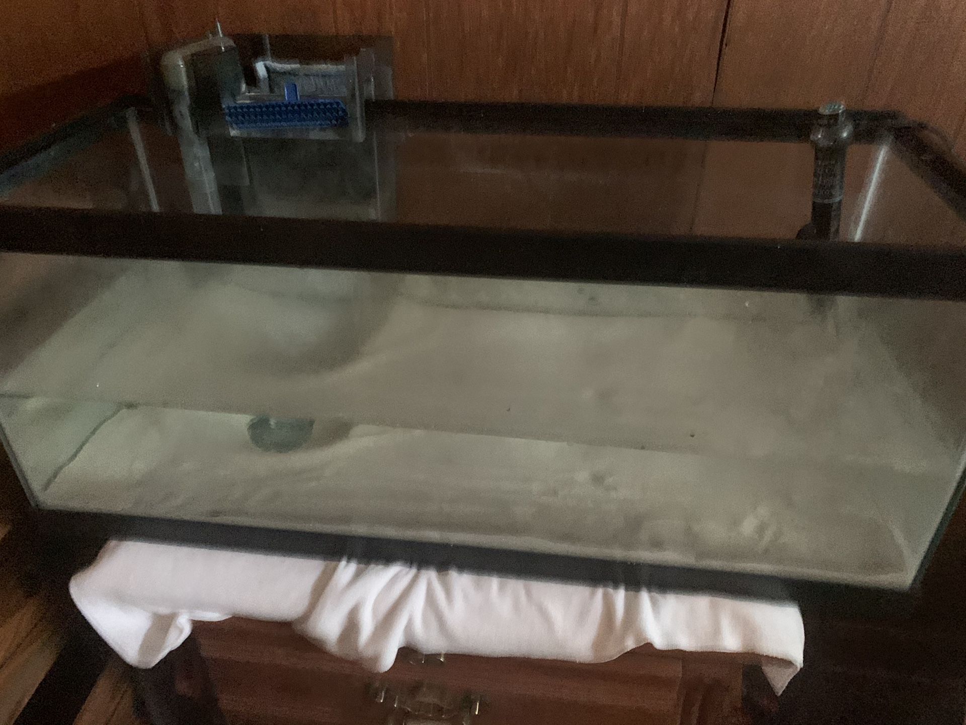 20 gallon fish tank w/ filter, heater,and reef light *READ DESCRIPTION*