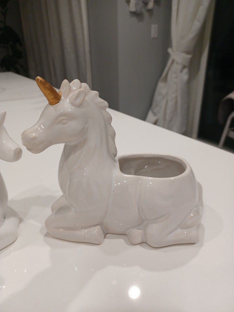 Unicorn 🦄 Pot And Holder.  Set Of 2  $20