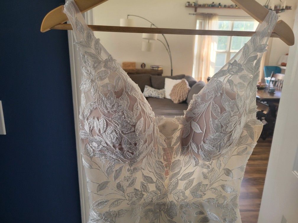 Essence Of Australia D3023 Wedding Dress