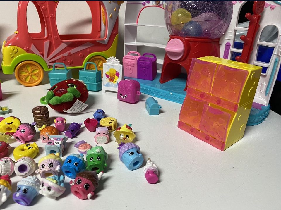Shopkins Big Lot Of Candy Store Bakery Car Toys