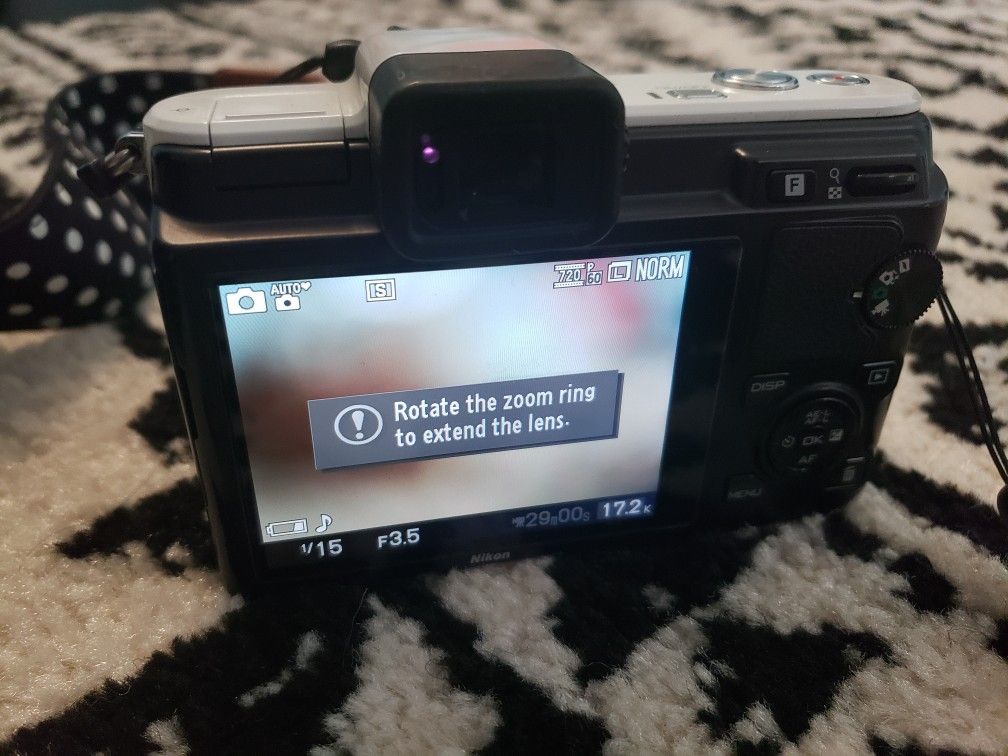 Nikon 1 V1 10.1 HD Digital Camera, Carrying Case, Neck Strap!