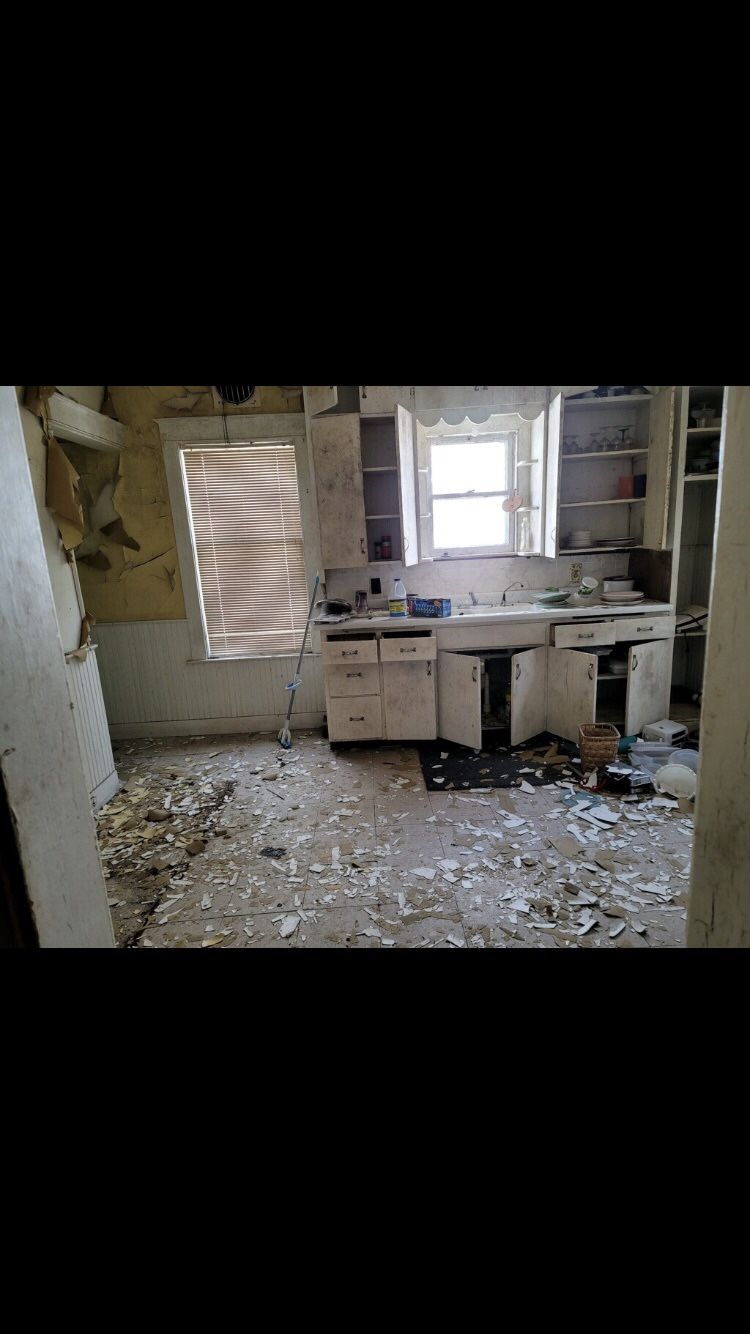 An Organized Mess 🥴🏚
