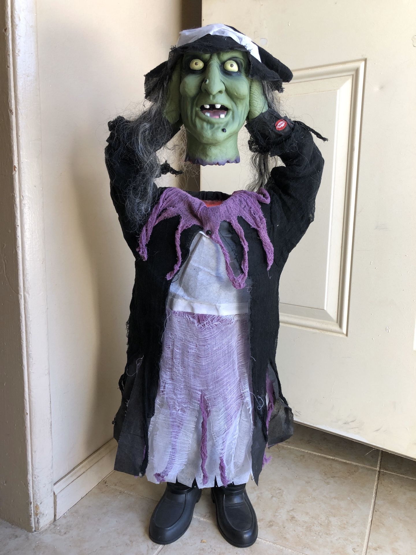 Halloween Head-Lifting Witch Prop/Decoration (Heads Up Hilda) for Sale ...