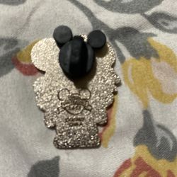 Disney Pin  Thumbnail