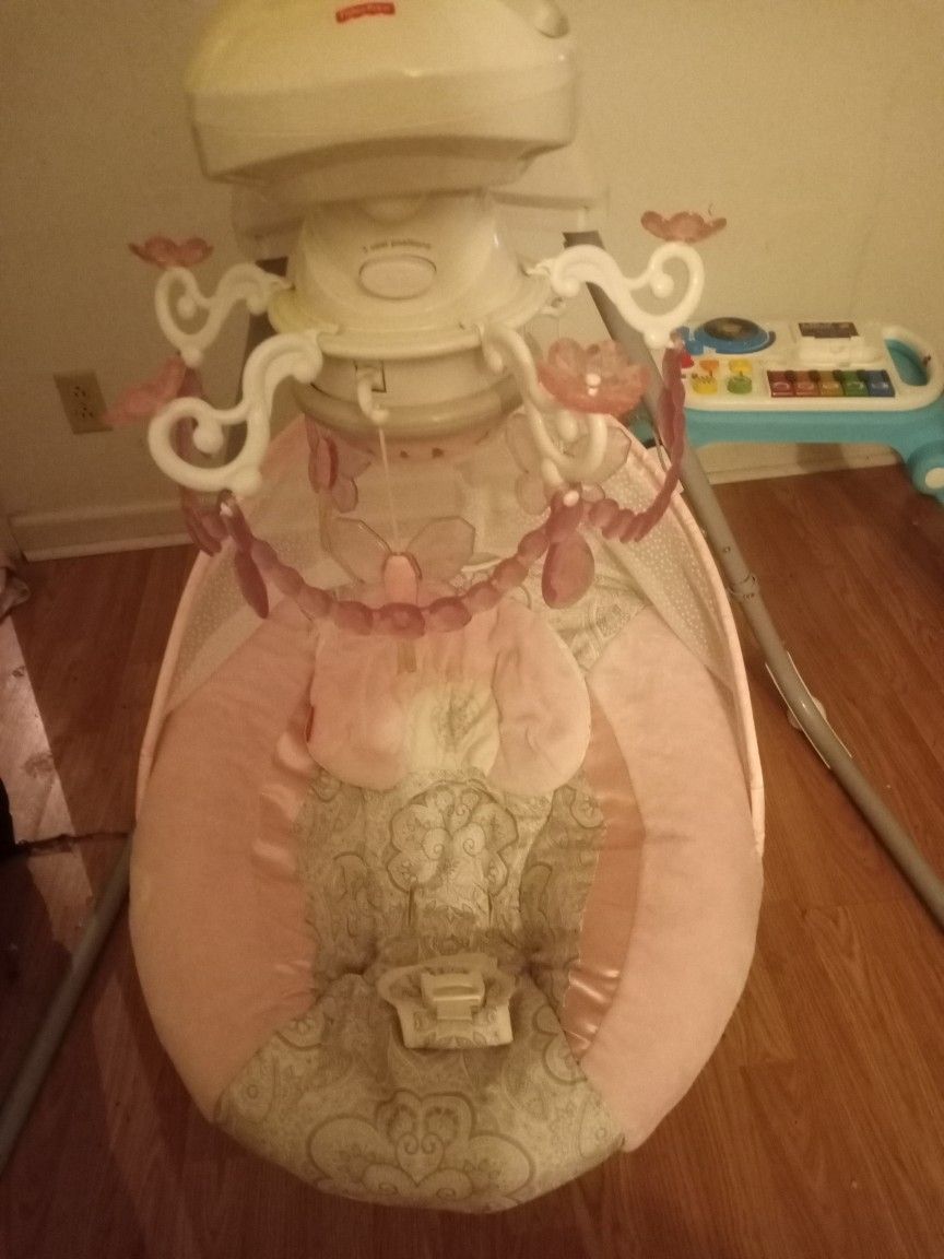 Fisher Price Butterflies Cradle And Swing
