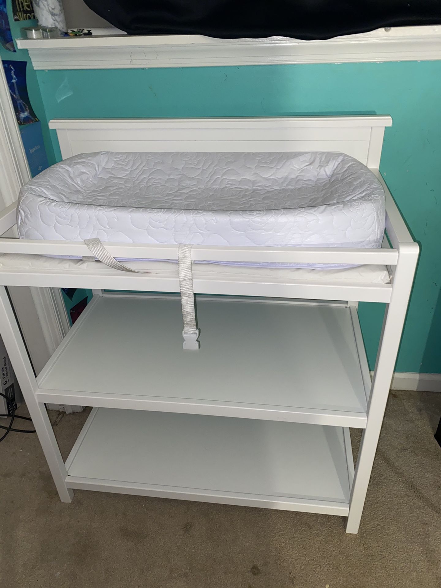 Changing Table (white)