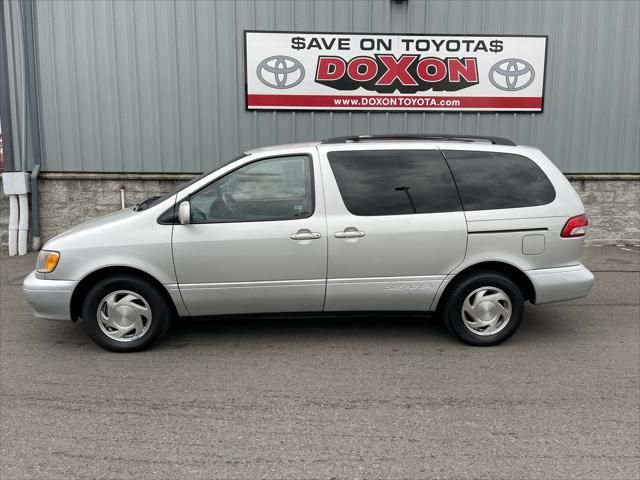 2002 Toyota Sienna