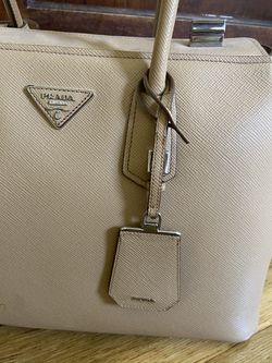 Excellent Condition Prada Bag With Authentification Certificate Thumbnail