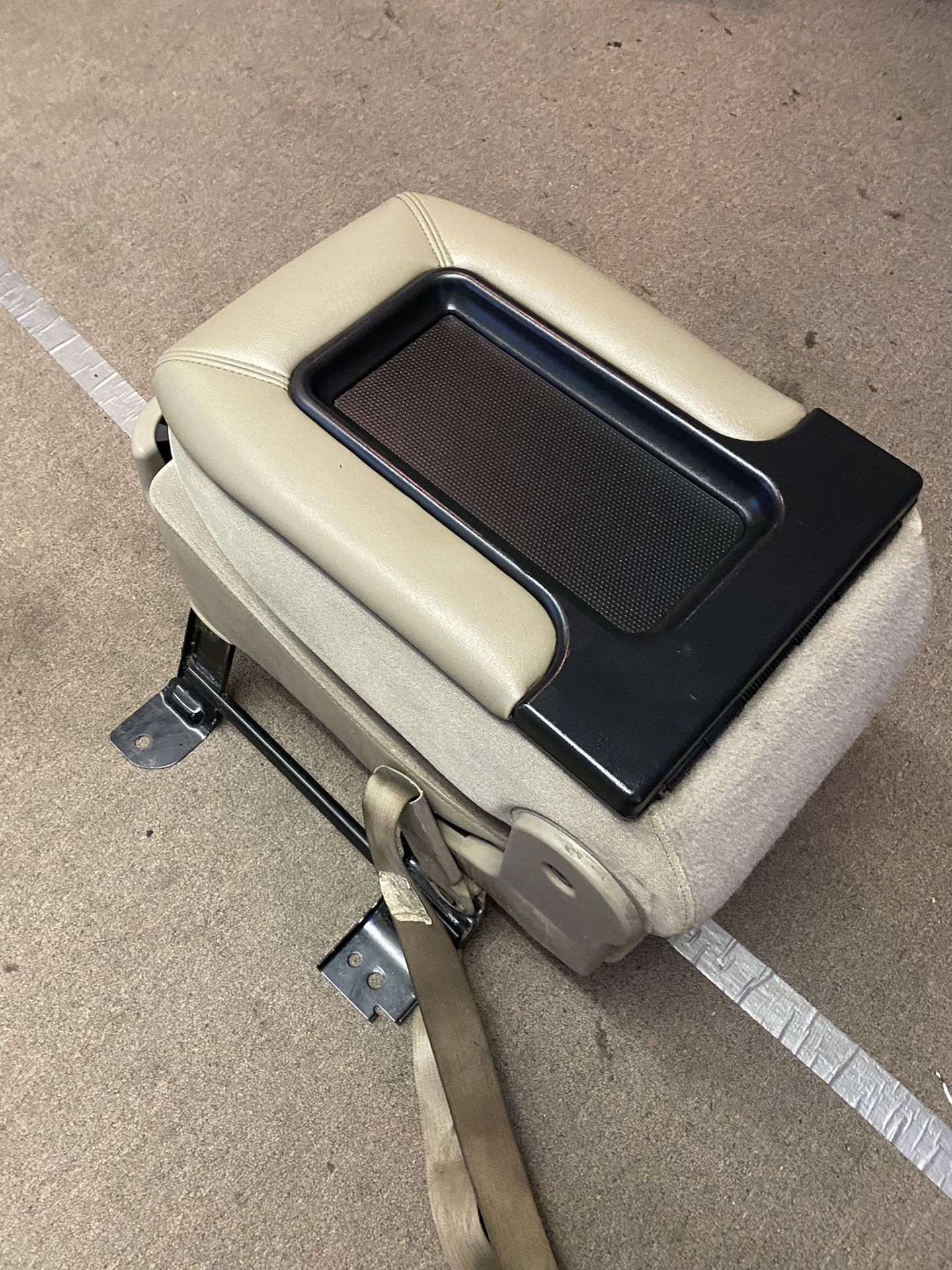 99-06 Chevy GMC OEM Jump Seat Arm Rest Console Silverado Sierra Tahoe Suburban