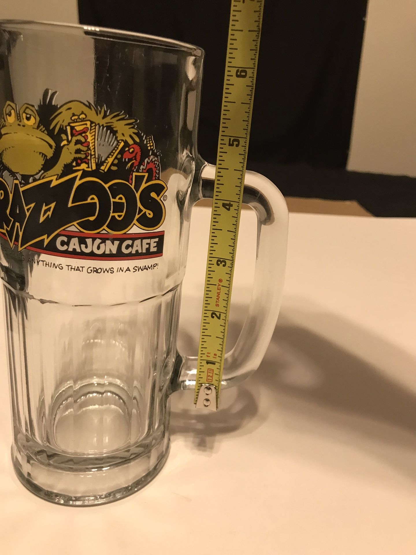 Vintage RAZZOO’S CAJUN CAFE 8” Glass Mug in Excellent Condition