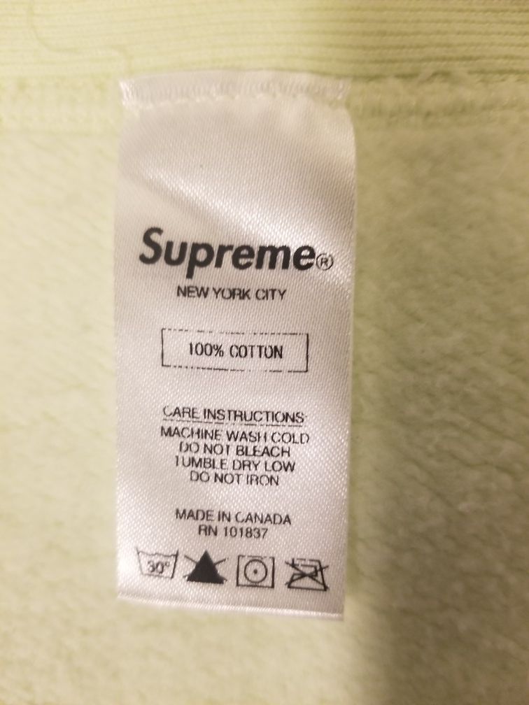 Supreme hoodie