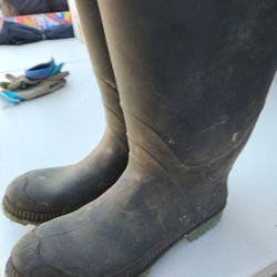 Black Rubber Boots Thumbnail