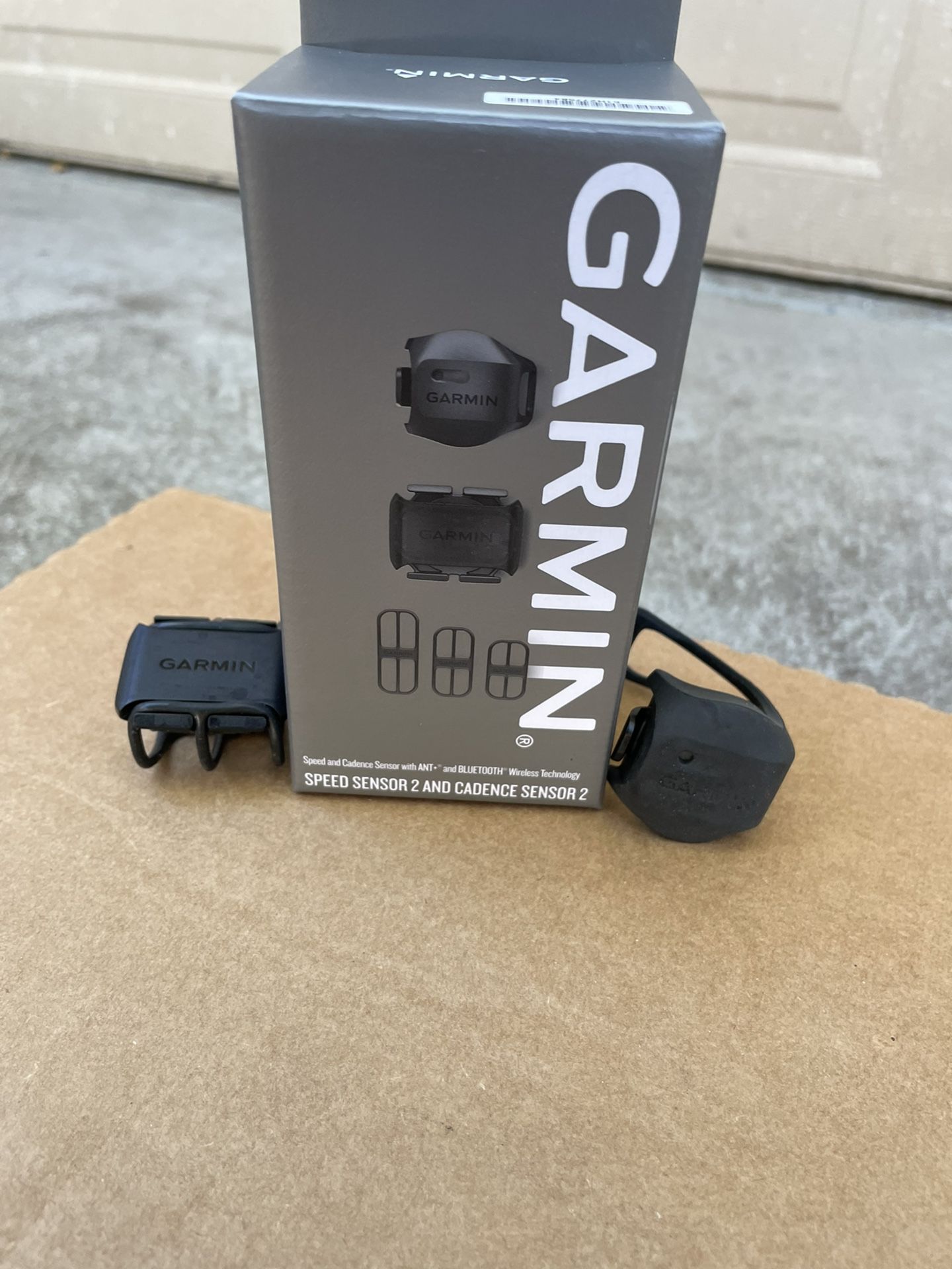 Garmin Speed Sensor 2 and Cadence Sensor 2 Bundle, Bike Sensors to Monitor Speed and Pedaling Cadence