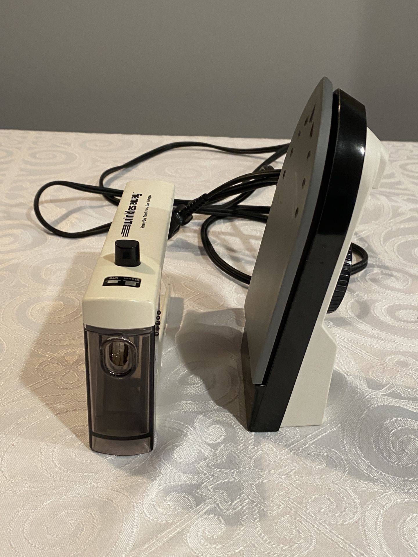 Franzus Dual Voltage Steam Dry Travel Iron