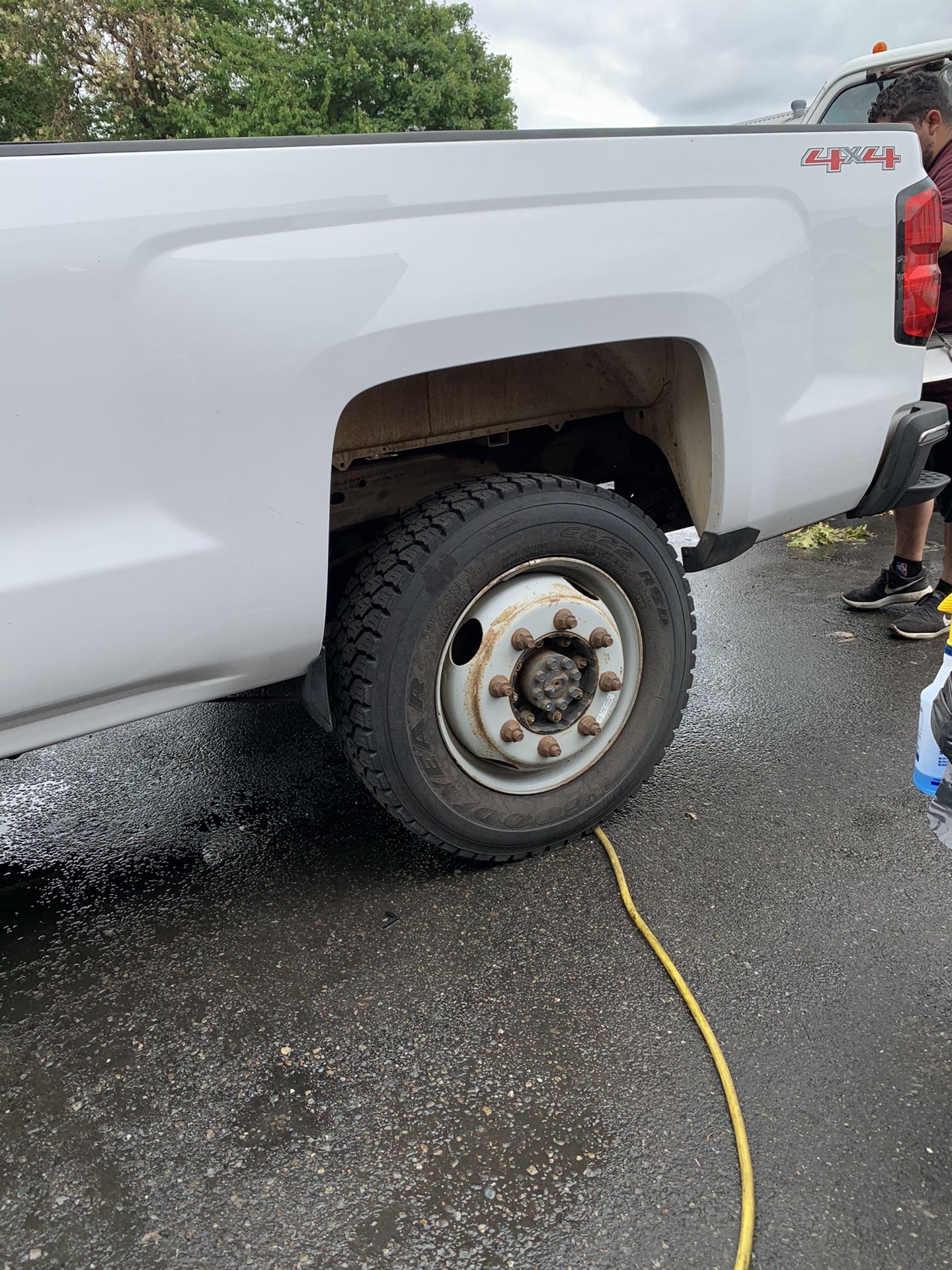 19 1/2” Chevy 2500HD Whit Spacer to Fit @8lugs Nuts