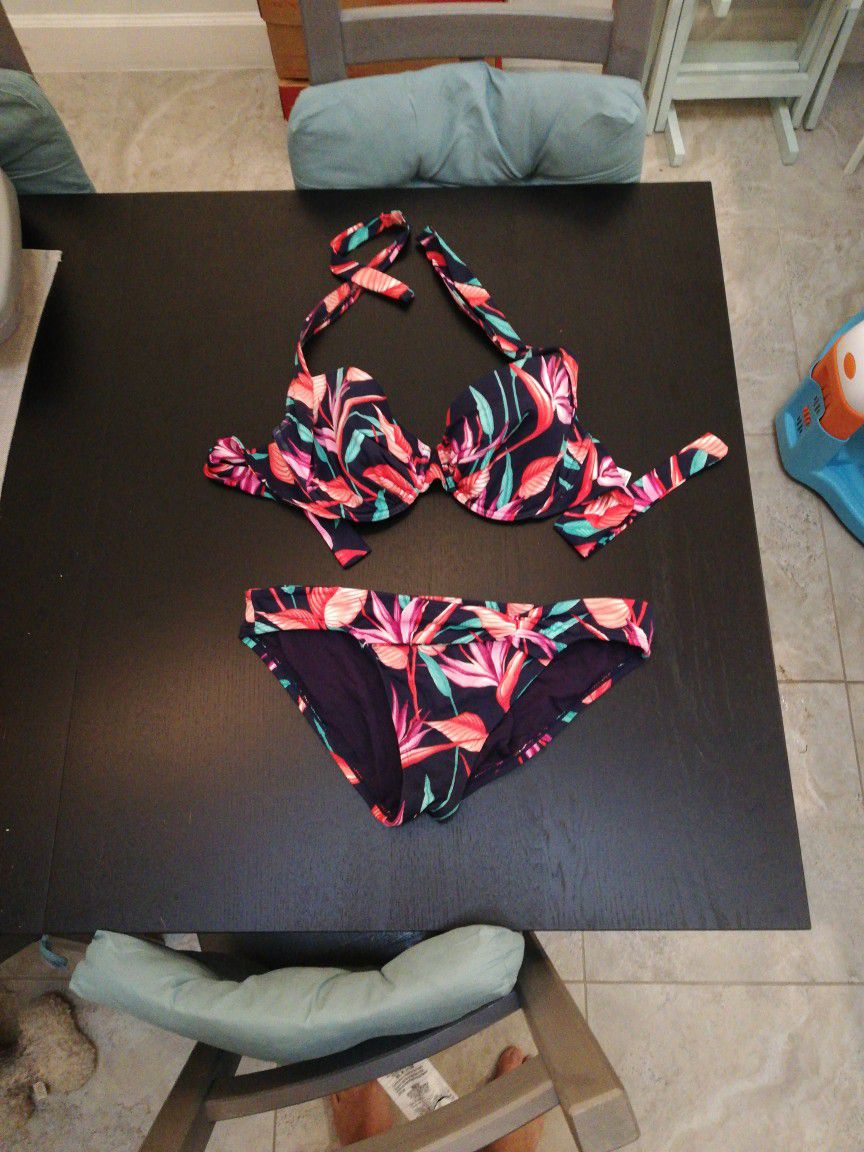 Tommy Bahama Swimsuit Bikini 36DD/L