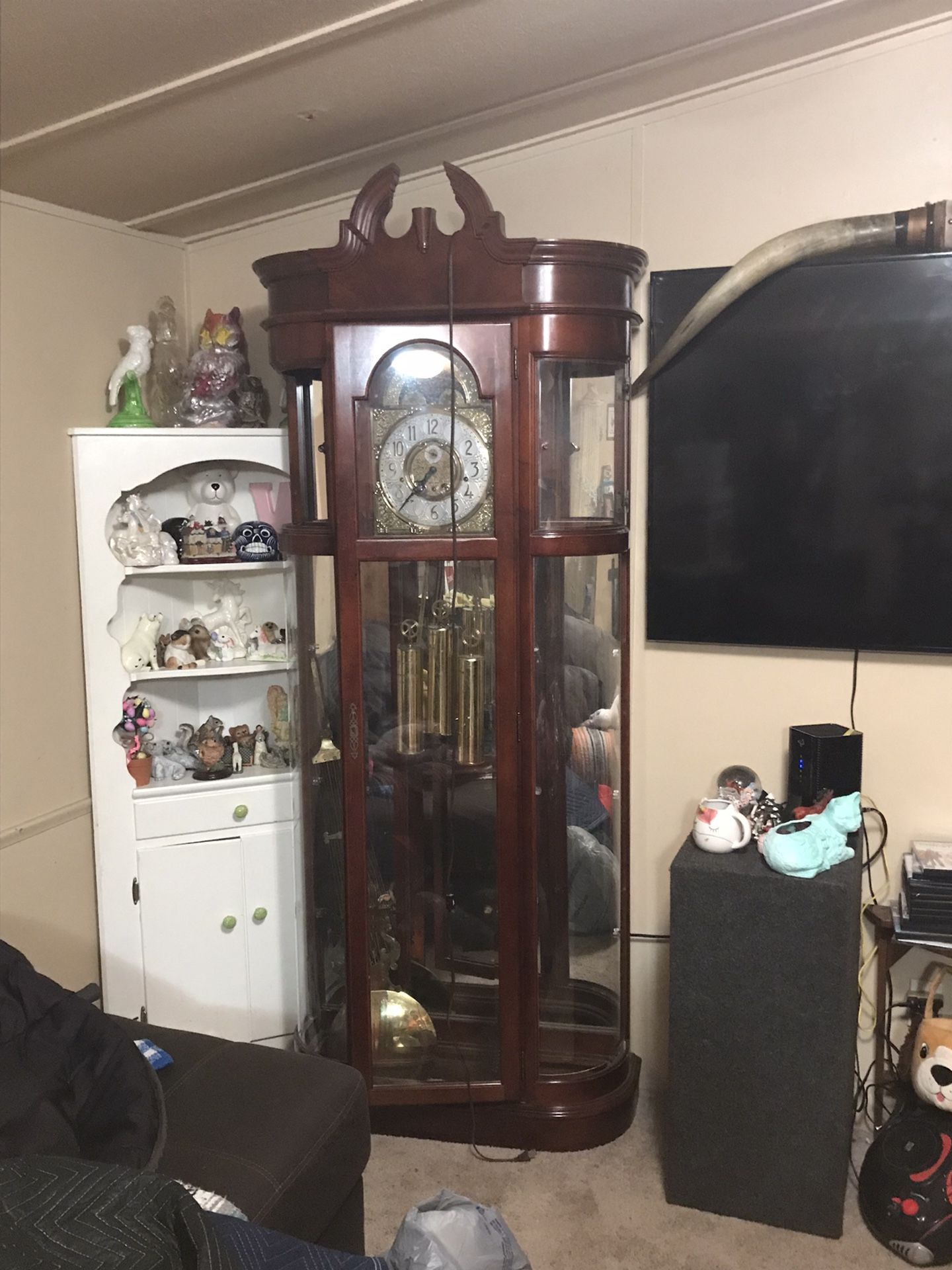 1996 Rigdeway Grandfather Clock Everything Works Curio Cabinet Shelves Are Missing Inside The Clock Cabinet